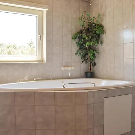 Three Bedroom Holiday In * 링쾨빙