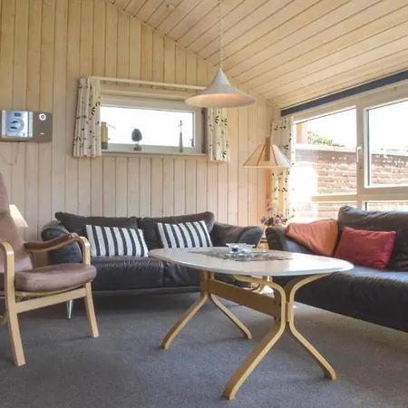 Three Bedroom Holiday In 펜션