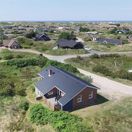 Three Bedroom Holiday In 펜션 링쾨빙