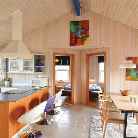 Three Bedroom Holiday In *